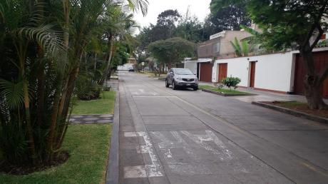Surco - Tambo De Monterrico. Venta Del Primer Piso De Casa Para Remodelar