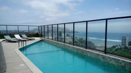Miraflores. Venta De Amplio Departamento De Estreno, Acabados De Primera.