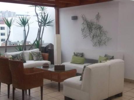 Miraflores. Venta De Dúplex. 3 Dorm. Cada Uno Con Baño, Linda Terraza.