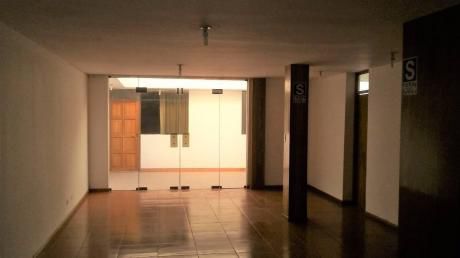 Alquilo Casa De 9 Habitaciones En Jlb Y Rivero Cerca De La Avda. Dolores.