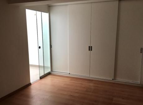 Flat De 117 M2 En 1er Piso. Dcto. S/. 20,000 Soles! Excelente Distribución.