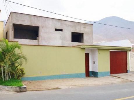 ¡oportunidad! Hermoso Chalet 130 M2 02 Pisos – 5 Dorm + 2 Cocheras – La Molina