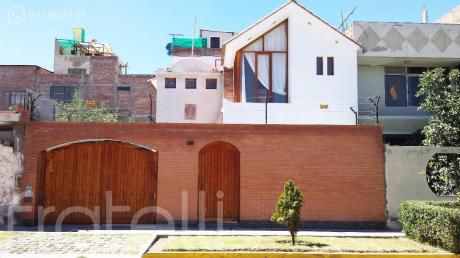 Se Alquila Bonita Casa En La Cantuta