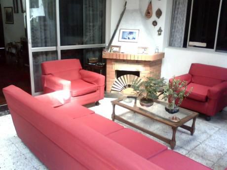Excelente Casa En Esquina