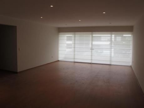 Flat Moderno Con Mucha Iluminación Y Finos Acabados - Laderas De Las Casuarinas