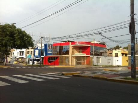 Local Como Terreno Esquina Cda. 5 De Av Larco - Urb. San Andres - Trujillo