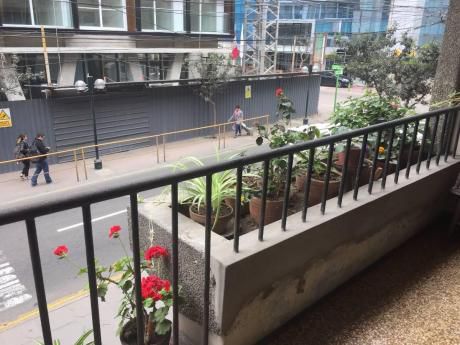 Alquiler De Acogedor Departamento Amoblado En Pleno Corazón De Miraflores