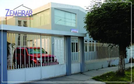 En Venta Casa Ideal Empresas Cerca A Bancos La Negrita - Cercado!