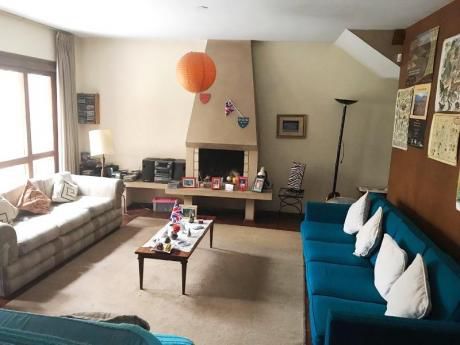 Venta Casa Frente A Parque, Calle Garcia De Salcedo Surco 2 Pisos