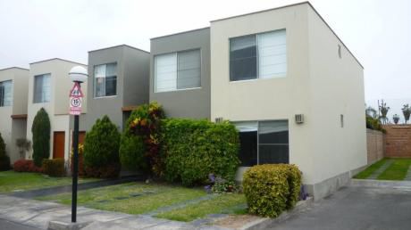 Casa En Lindo Condominio En La Encantada, Con 2 Parques Privados
