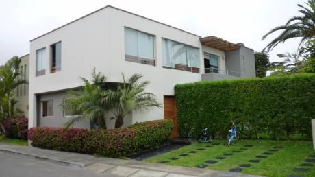Casa En Lindo Condominio En La Encantada, Con 2 Parques Privados