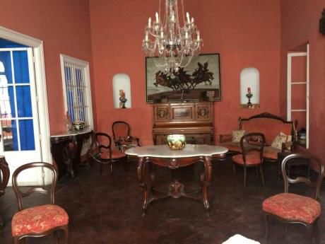 Casona 7 Dorm. Frente Plaza De Armas De Trujillo