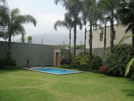 Linda Casa En Alquiler En Condominio En La Planicie
