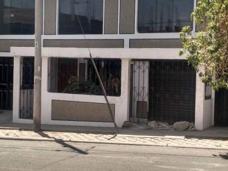 Vendo Hermosa Casa De 377 M2 Con Local Comercial En Villa Porongoche Paucarpata
