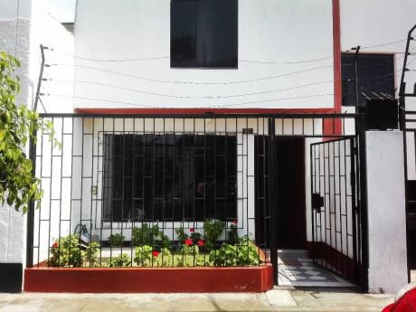 Casa De 2 Pisos En Urb. La Merced Incluye Cochera