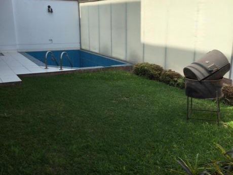Casa En Alquiler En Urb. El Refugio - La Molina