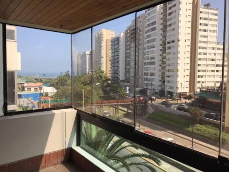 Increible Flat En Miraflores Con Vista Parcial Al Mar