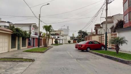 Venta De Casa De Dos Pisos 312.50 M2 En Santiago De Surco
