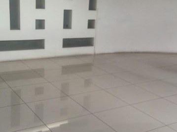 Alquilo Local Comercial Av Ejercito