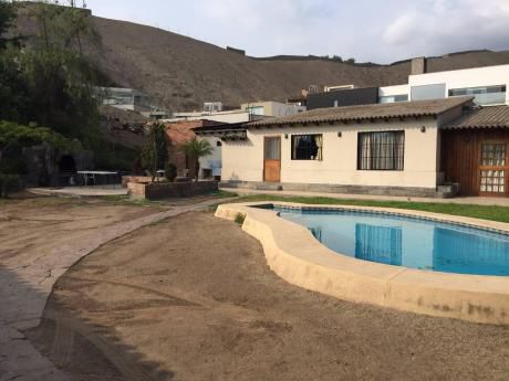 Vendo Casa Como Terreno En El Sol De La Molina, Con Piscina.