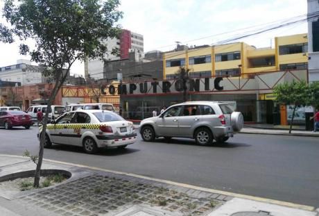 Local Comercial En Av Uruguay