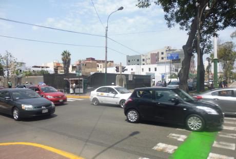 Terreno Comercial En Esquina De Av Juan De Arona Y Av Arequipa