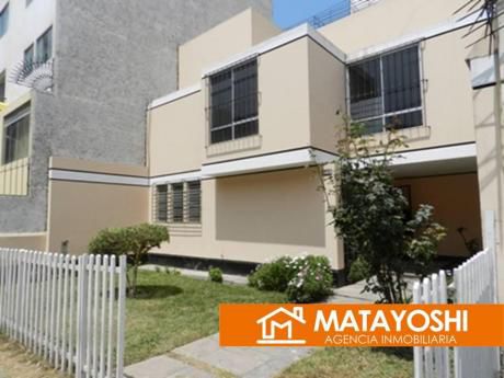 Vendo Casa De 2 Pisos Con Azotea: En Pasaje Sin Cochera En Maranga.