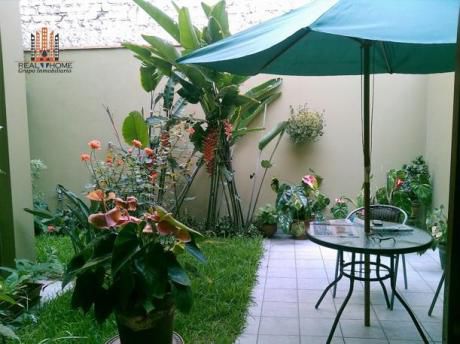 Amplia Casa 3 Pisos 4 Dor + C/serv En Zona Residencial!
