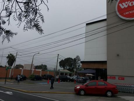 Alquilo Local Ideal Frente A Wong De La Molina