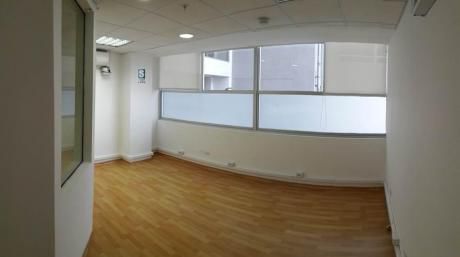 Funcional Oficina En Moderno Centro Empresarial En La Encalada Surco
