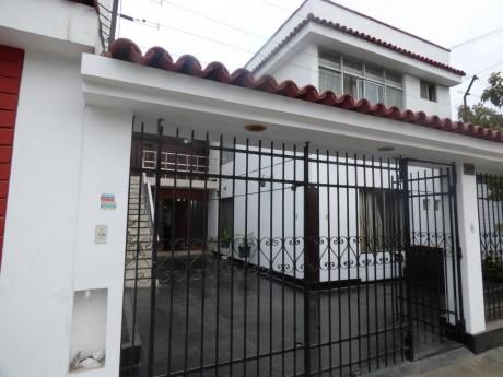 Casa En Venta Con Departamentos Independientes