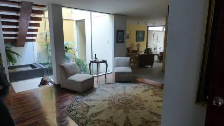 Casa Para Remodelar En Urb. Aurora. Linda Zona