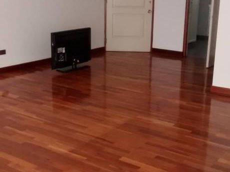 Departamento En Venta, 1° Piso Con Vista Parque Privado Miraflores