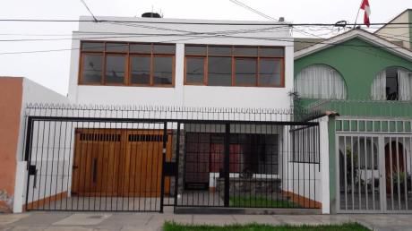 ¡linda Casa De 3 Plantas En Calle San Marcos, Pueblo Libre – Venta!