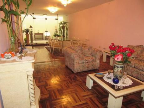 Fina Casa En La 1era De Pando.