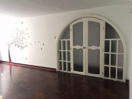 Departamento De 147 M.2 - Surco - Negociable
