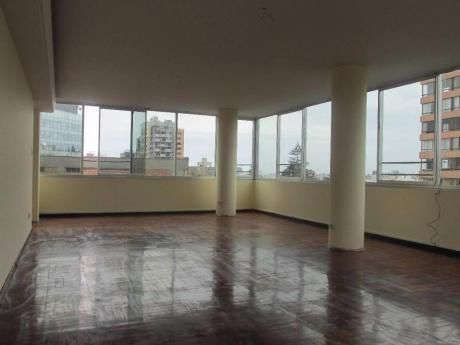 Alquilo Oficina En Miraflores - Av Pardo 220 M2 Amplio Local Zonificacion CM