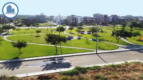 Urb. Miraflores Country Club - Lote De Terreno (esquina En Av Principal)