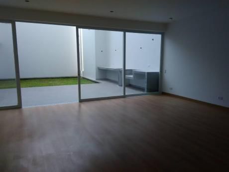Estreno Precioso Departamento En Primer Piso Con Jardin
