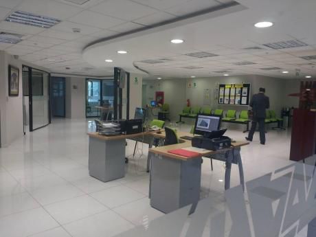Alquilo 4 Pisos De Oficinas Implementadas En Edificio Empresarial De Miraflores