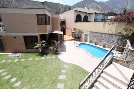 Espectacular Casa En La Planicie