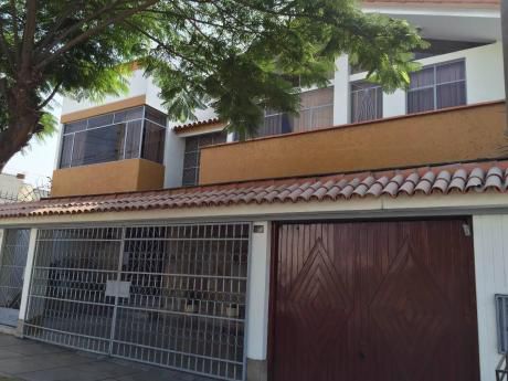 Vendo Casa De 300 Mt En Urbanizacion Los Ingenieros De La Molina