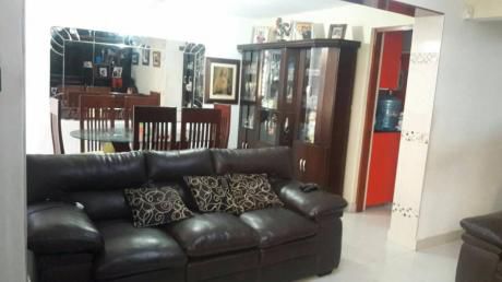 Casa Av Del Ejército De Tres Pisos - Precio Negociable