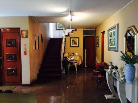 Casa Por Remodelar Excelente Ubicacion Dos Frentes Hacia Av Y Hacia Parque