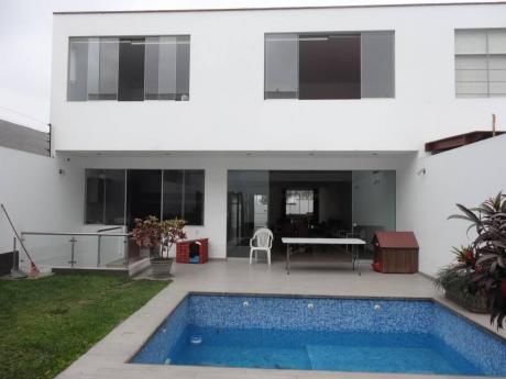 Condominio Con Piscina - 4 Dorm. - Cochera Para 4 Autos