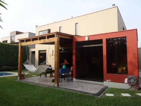 Condominio Con Piscina En 1era Etapa Del Sol De La Molina En Us$