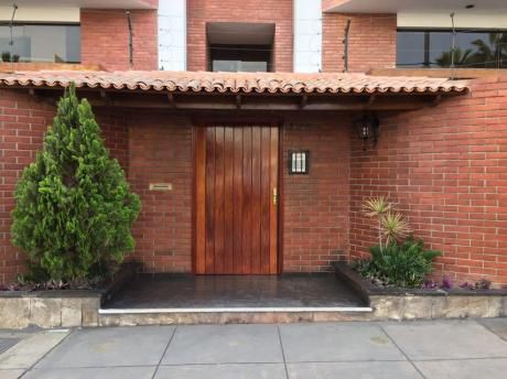 Departamento En Venta 1er Piso - 190 M2 - Surco - $300,000