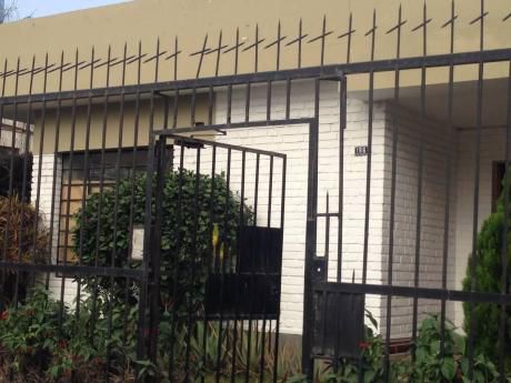 Casa Muy Bien Ubicada Para Oficinas En Magdalena