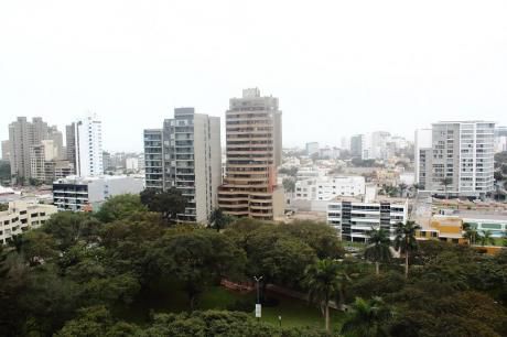 Vendo Departamento De 236 M2 A $498,000 En San Isidro, Vista A Parque