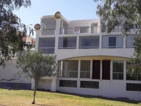 Hermosa Casa (estilo Triplex). En Urb. Casa Campo - Sachaca A Lado De Parque